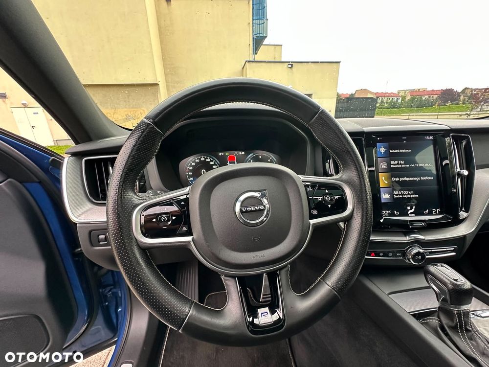 Volvo XC 60 D5 AWD R-Design - 12