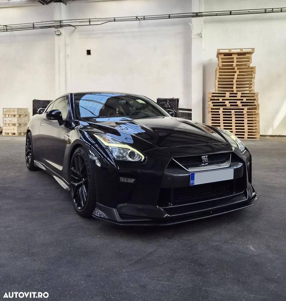 Nissan GT-R - 1