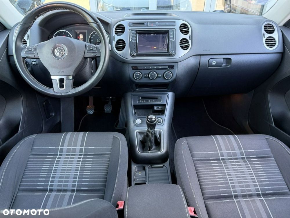 Volkswagen Tiguan 2.0 TDI DPF BlueMotion Technology Lounge Sport & Style - 17