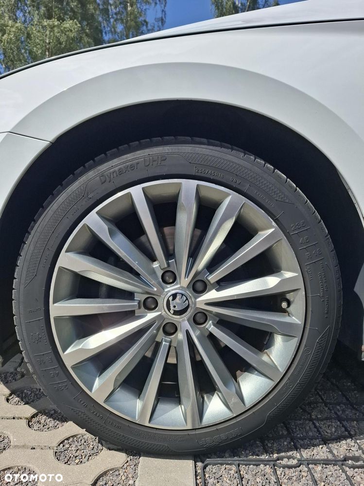 Skoda Superb 2.0 TSI Ambition DSG - 6