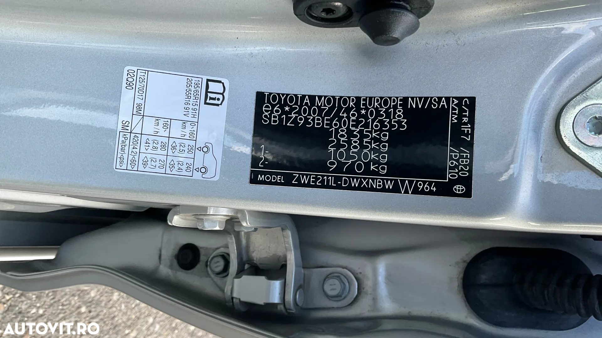 Toyota Corolla 1.8 HSD TS Dynamic - 35