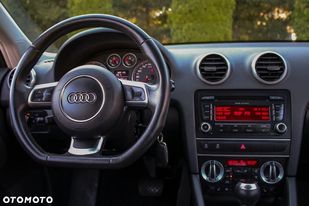 Audi A3 3-drzwiowe 1.4 TFSI S tronic S line Sportpaket - 32
