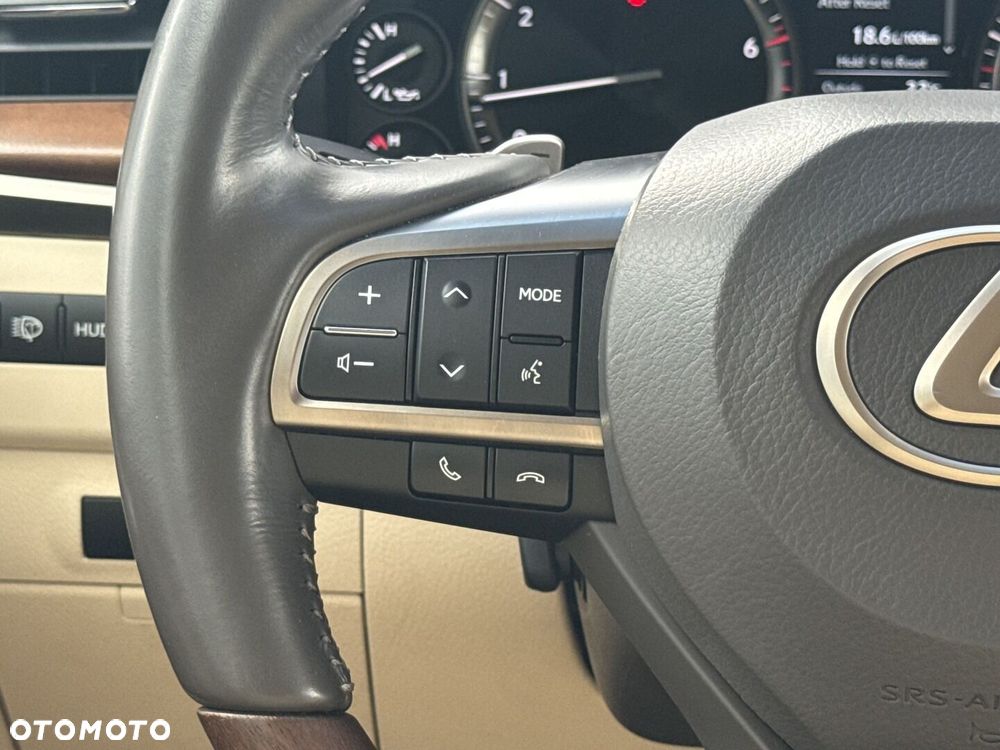 Lexus LX 570 Omotenashi - 29