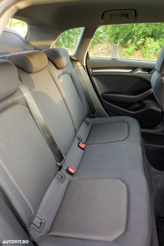 Audi A3 1.6 TDI S tronic Sport - 17