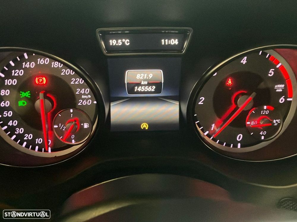 Mercedes-Benz GLA 180 CDI Urban - 13