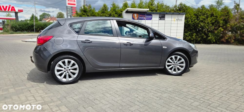 Opel Astra 1.4 Turbo 150 Jahre - 19