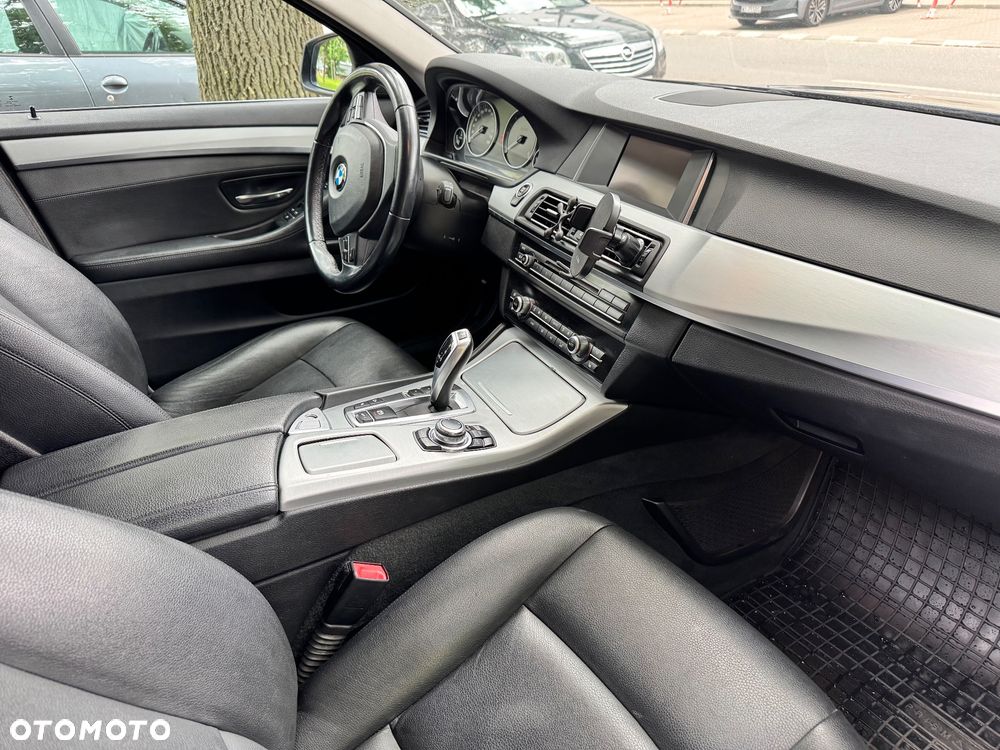 BMW Seria 5 520d xDrive - 8