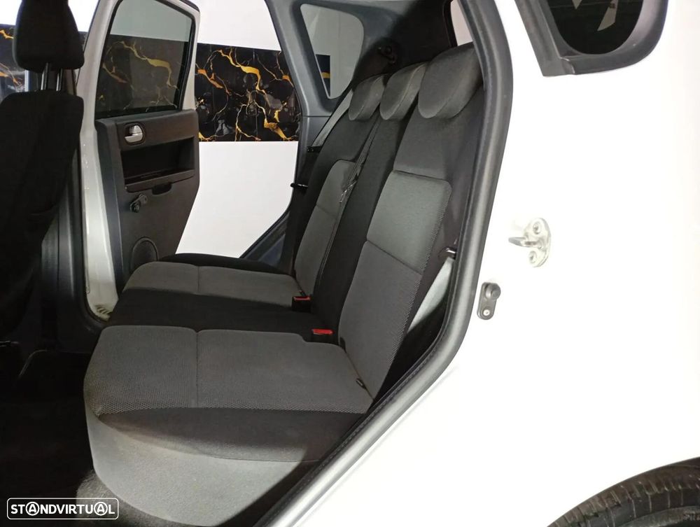 Mitsubishi Colt - 18