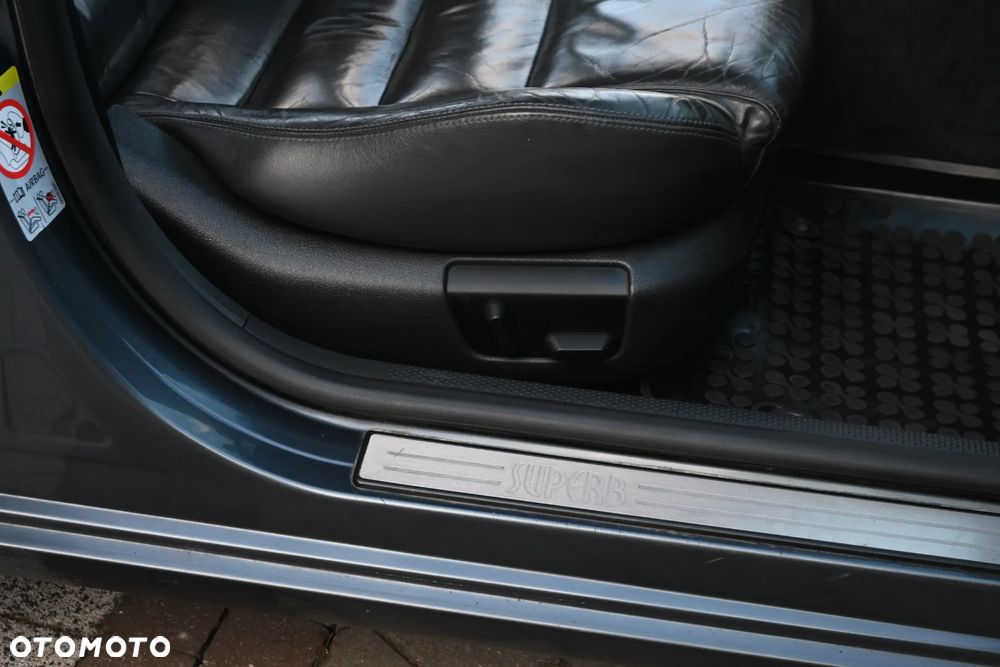 Skoda Superb 2.0 TDI DPF Prestige - 27