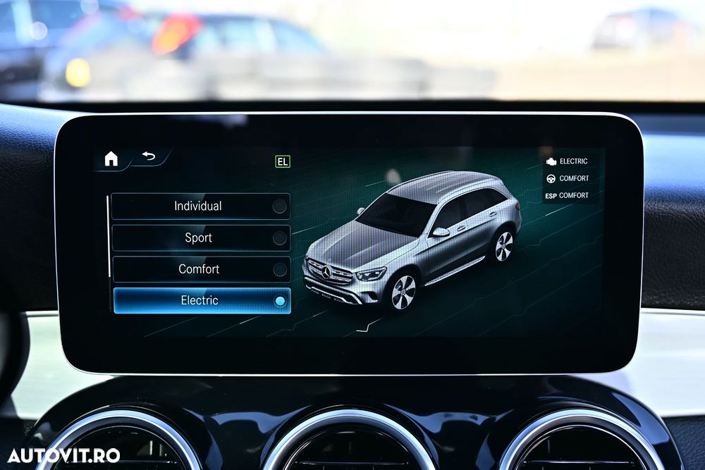 Mercedes-Benz GLC 300 de 4Matic 9G-TRONIC AMG Line Plus - 26