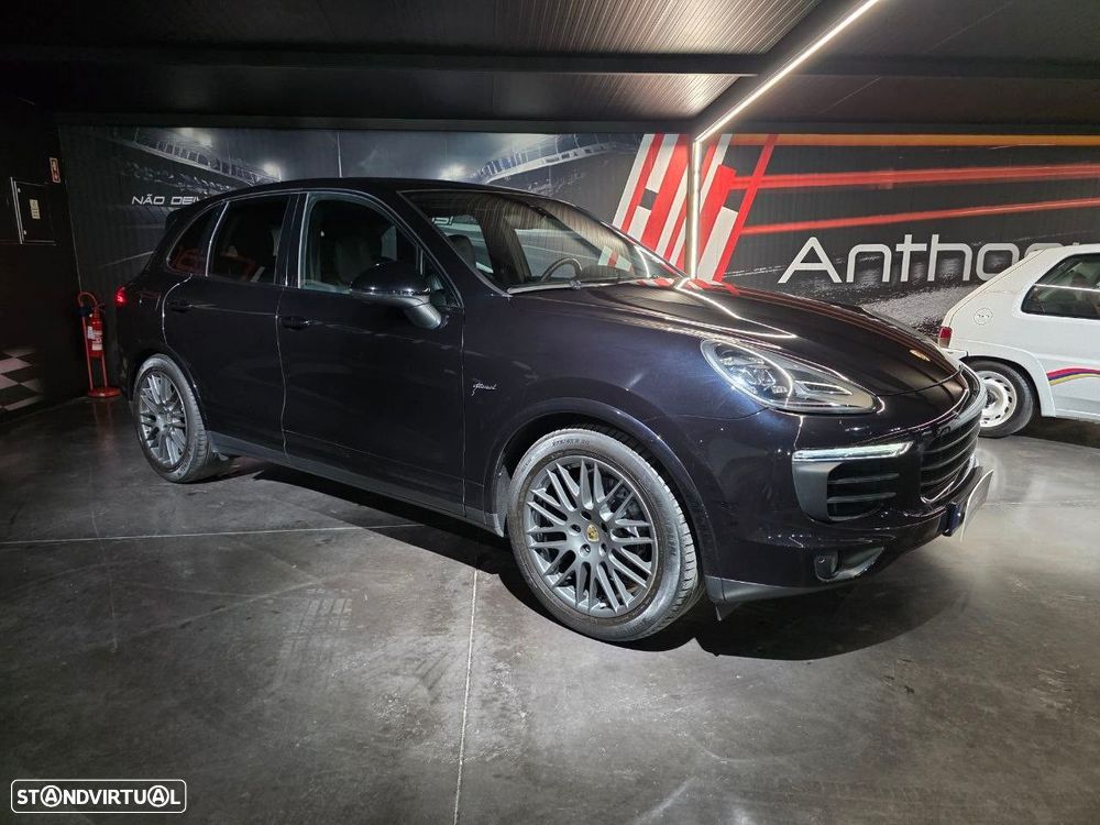Porsche Cayenne Platinum Edition - 4