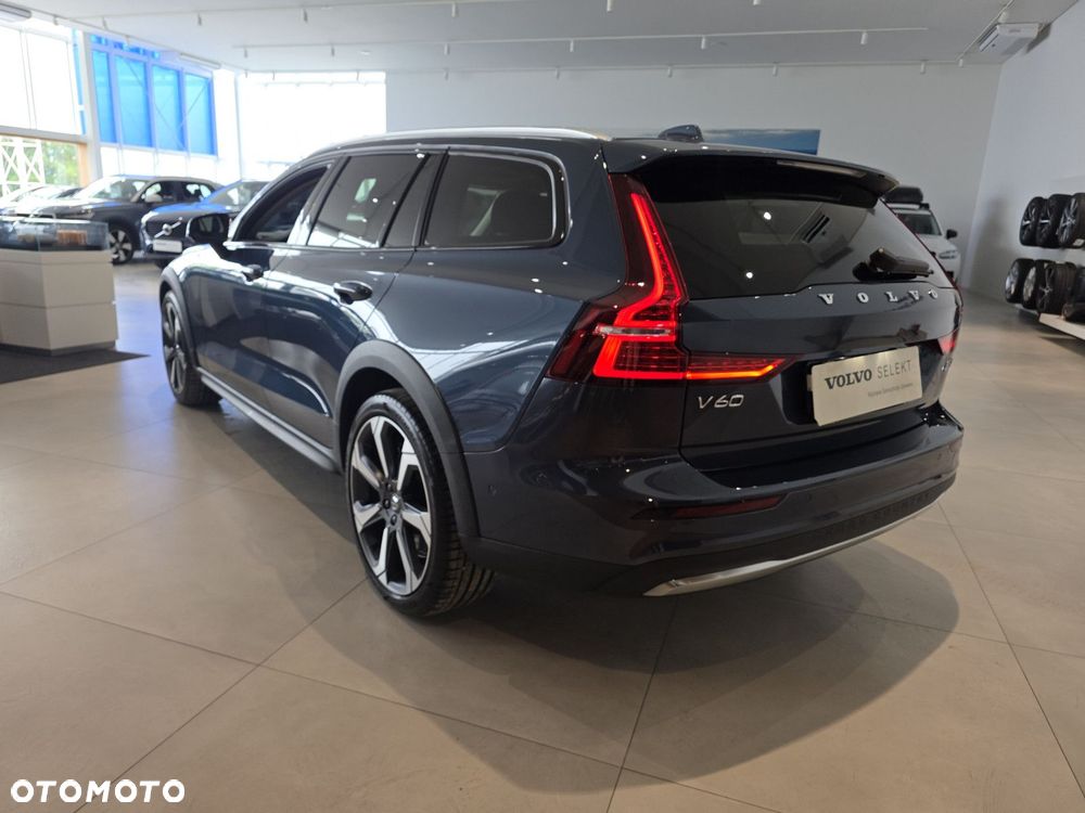 Volvo V60 Cross Country - 9