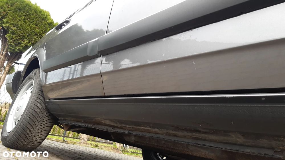 Volkswagen Passat 1.8 GL - 14