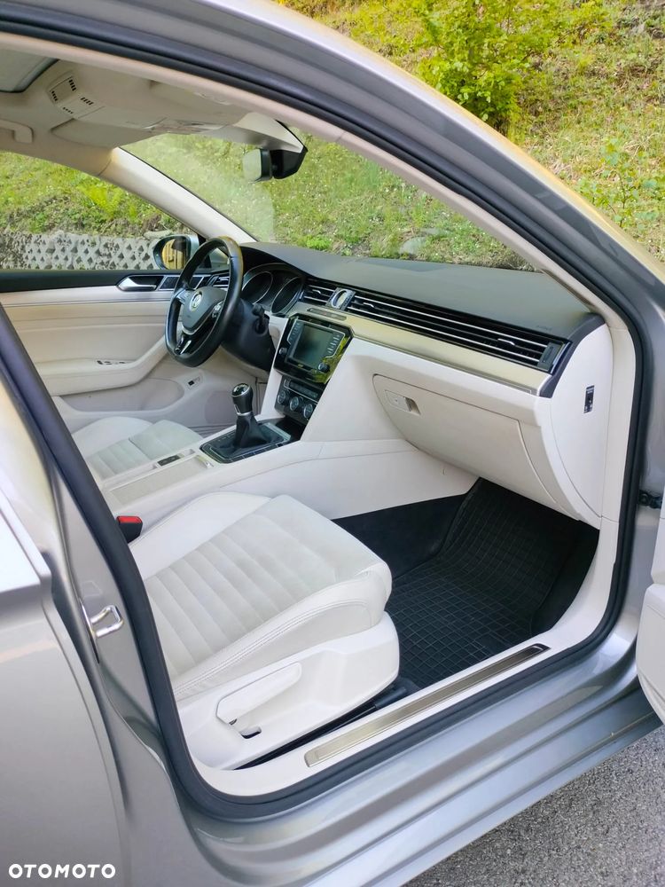 Volkswagen Passat 2.0 TDI BMT 4Mot Highline - 12