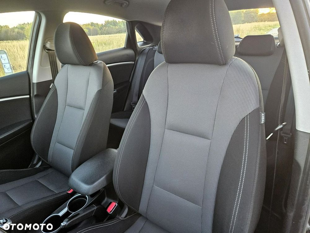 Hyundai i30 1.4 Comfort - 27