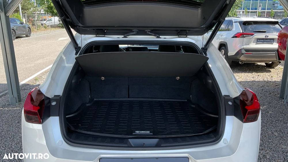 Lexus UX 250h FWD Executive - 10