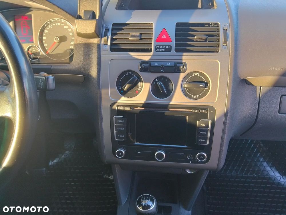 Volkswagen Touran 1.6 - 12