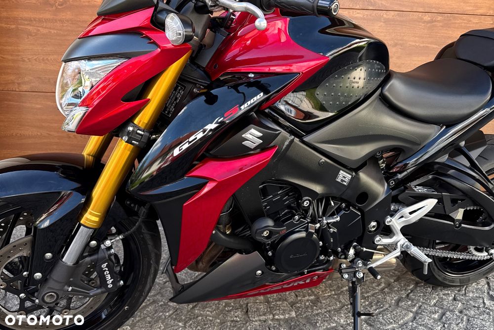 Suzuki GSX - 21