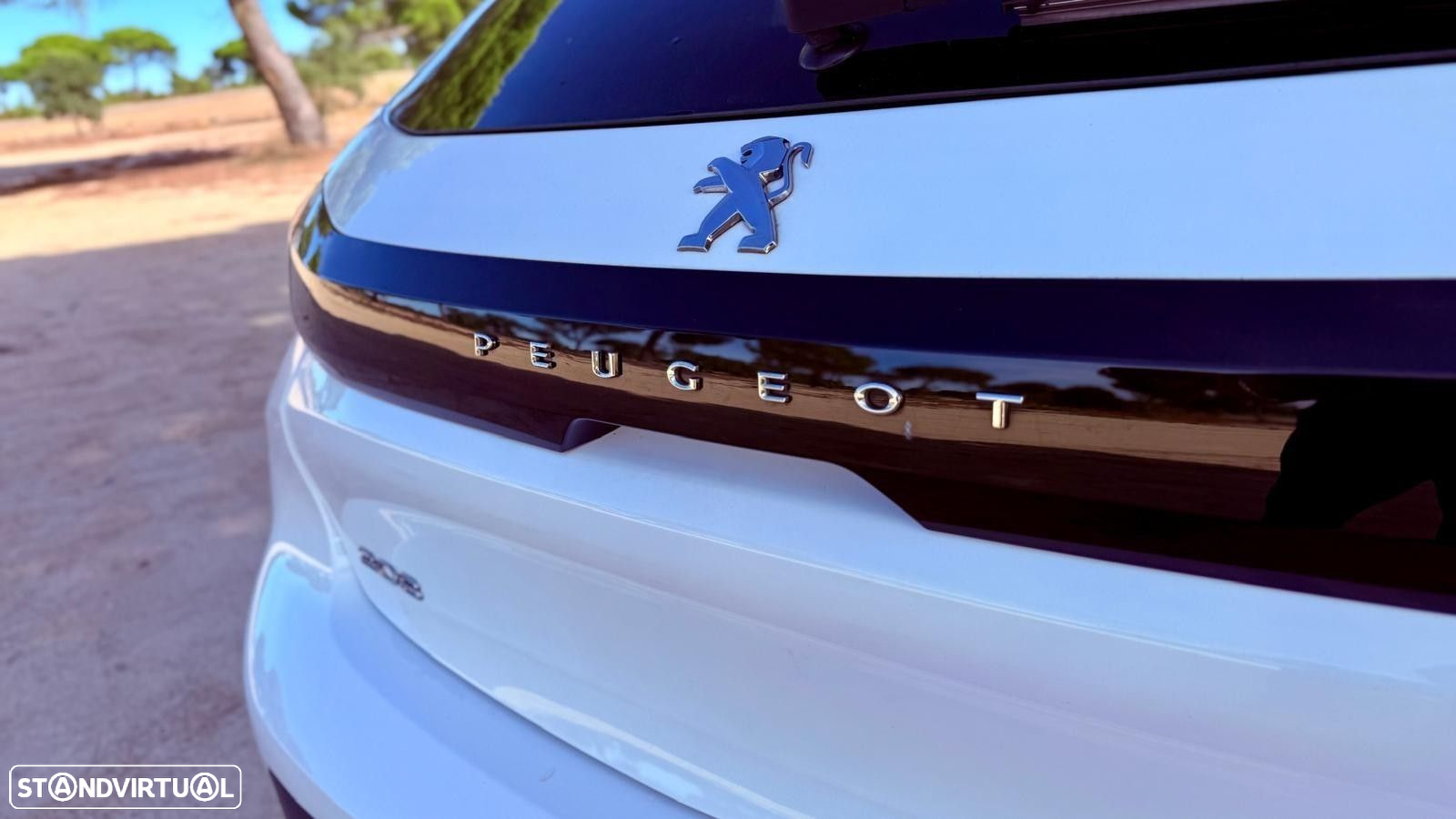 Peugeot 208 1.2 PureTech SE Style - 14