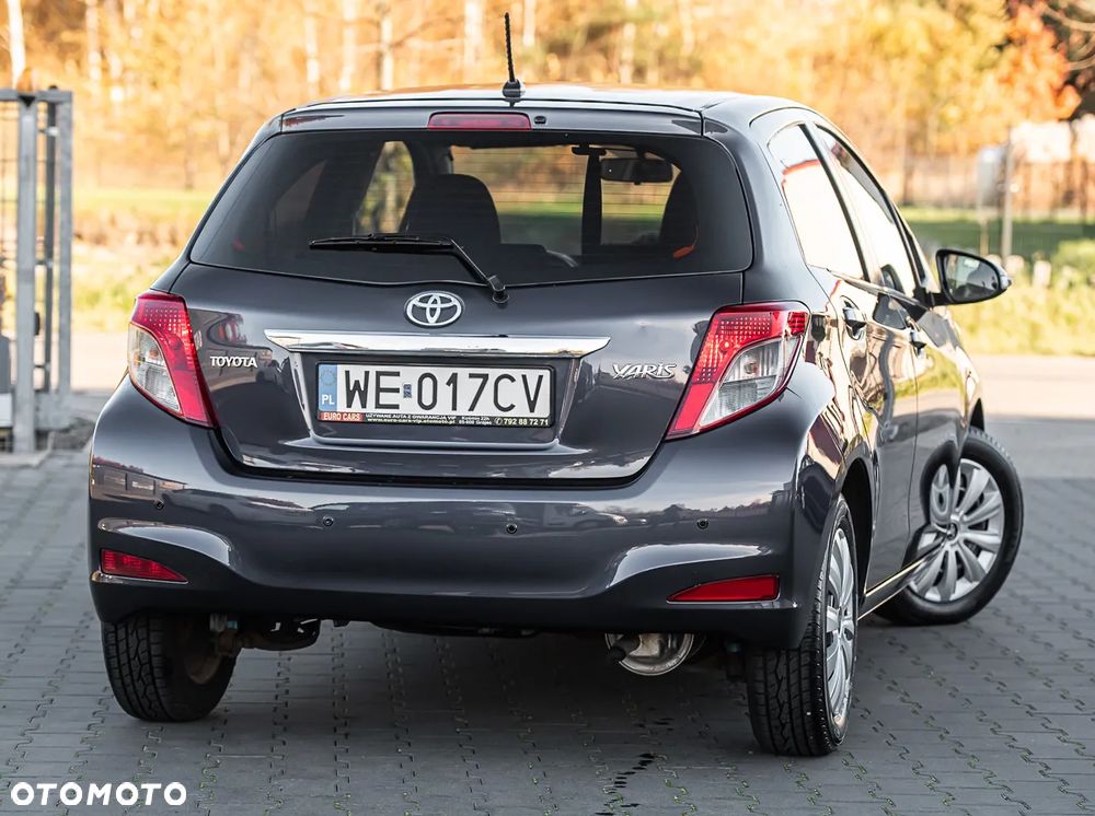 Toyota Yaris - 12