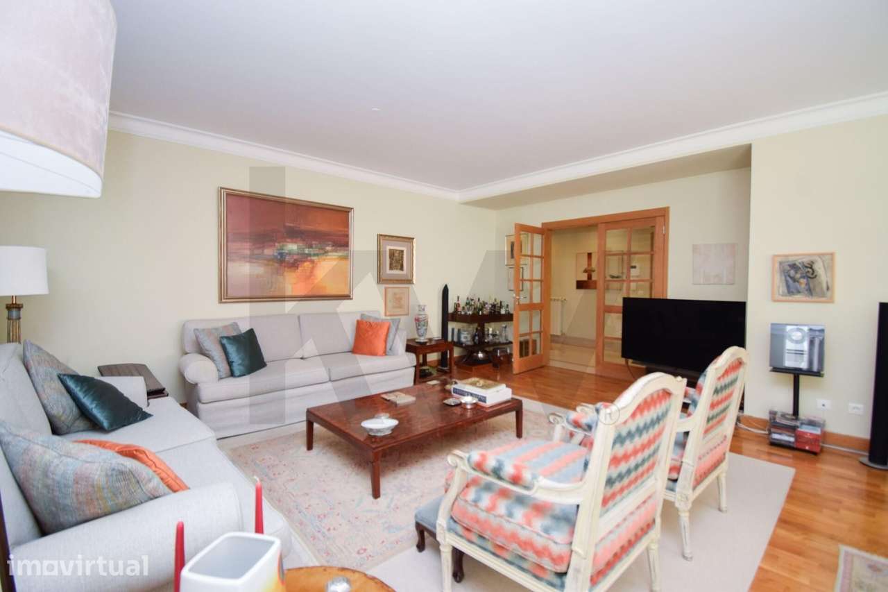 Apartamento T4 convertido em T3 de Luxo | Paço dos Duques | Telheiras - Grande imagem: 3/52
