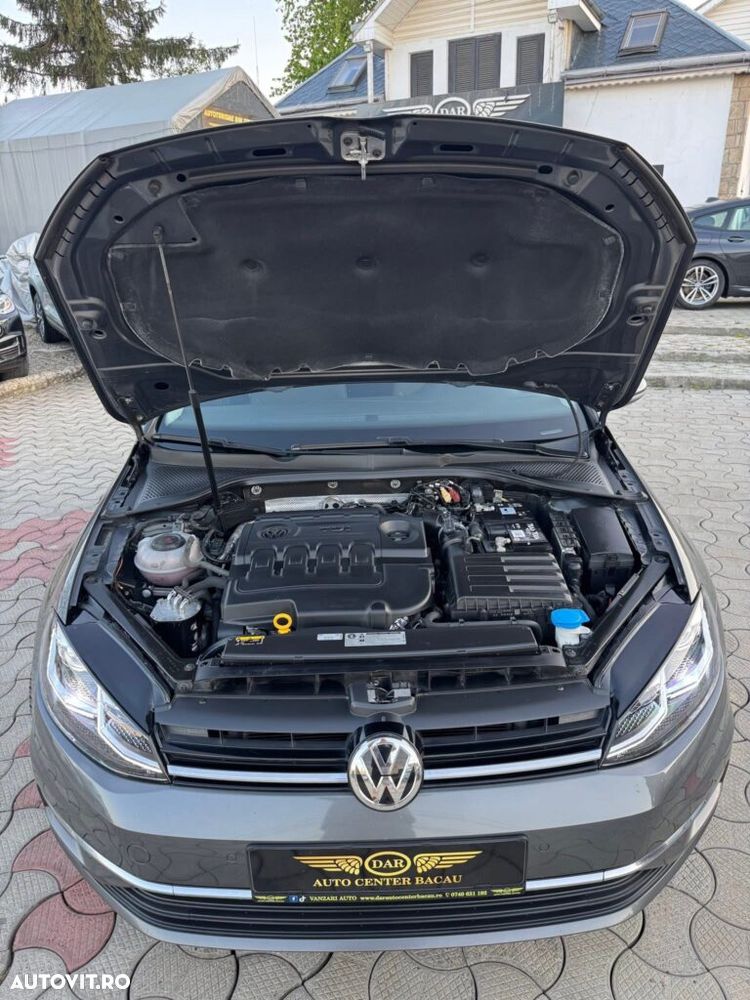 Volkswagen Golf - 10