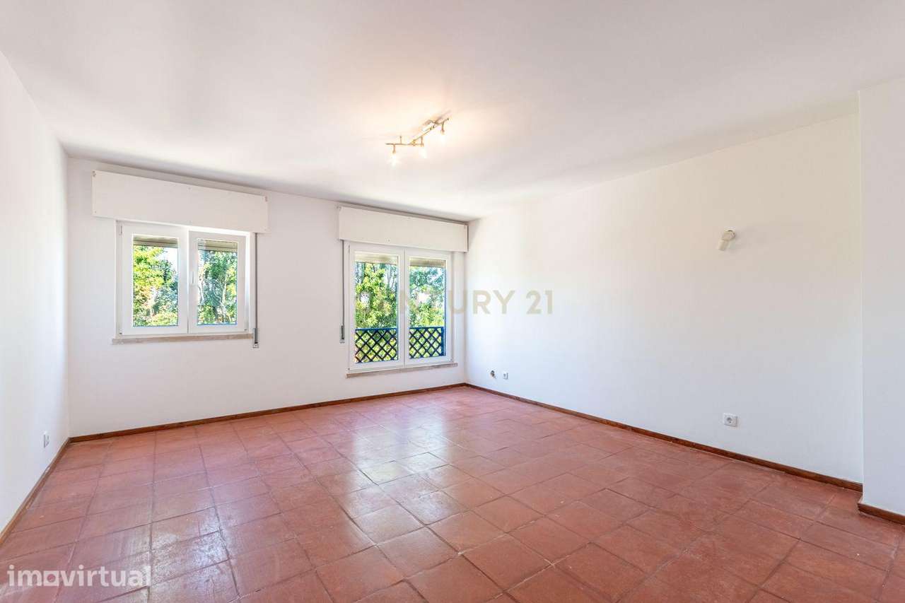 T2 com 68 m² em Carcavelos – conforto, tranquilidade e uma excelente o - Grande imagem: 3/30