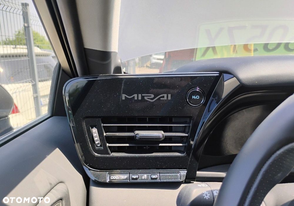 Toyota Mirai - 14