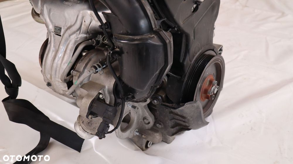 VOLVO XC40 2.0 T4 SILNIK B4204T47 - 8