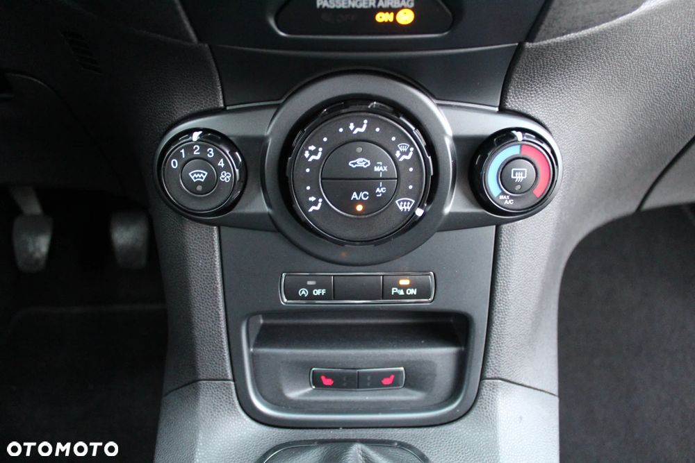 Ford Fiesta 1.0 EcoBoost Start-Stop Titanium - 28