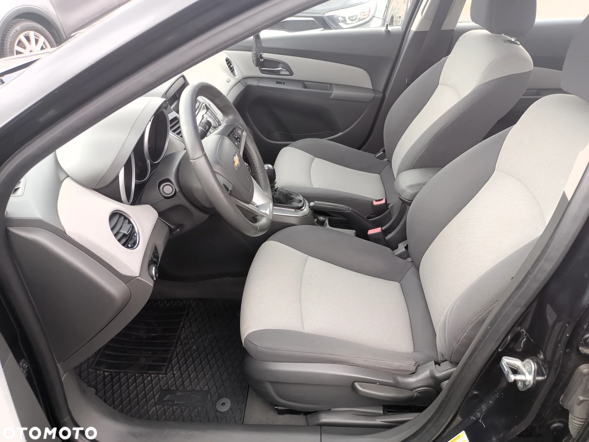 Chevrolet Cruze 1.6 LS - 13