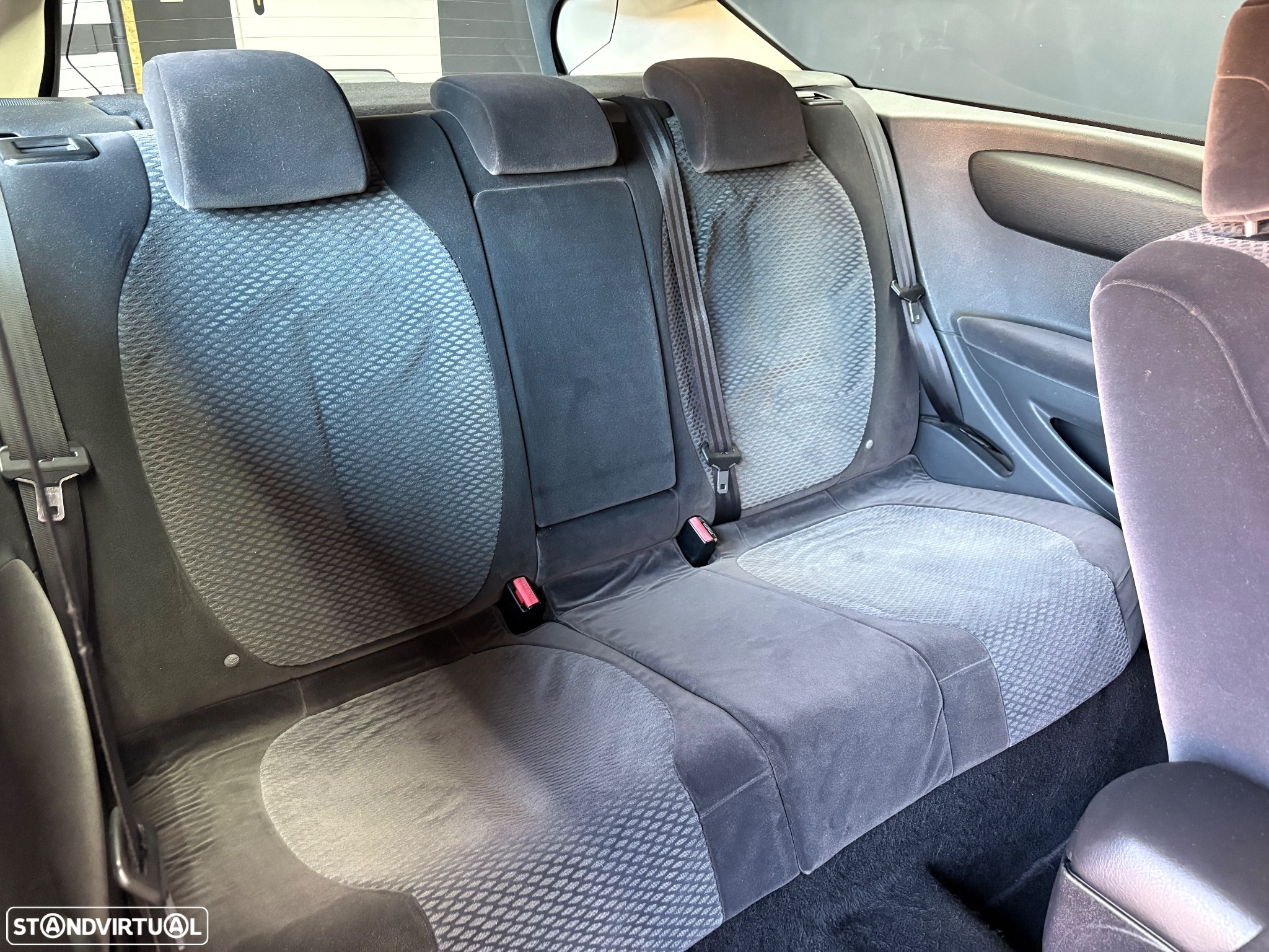 Citroën C4 Coupé 1.6 HDi VTR Pack Airdream - 30