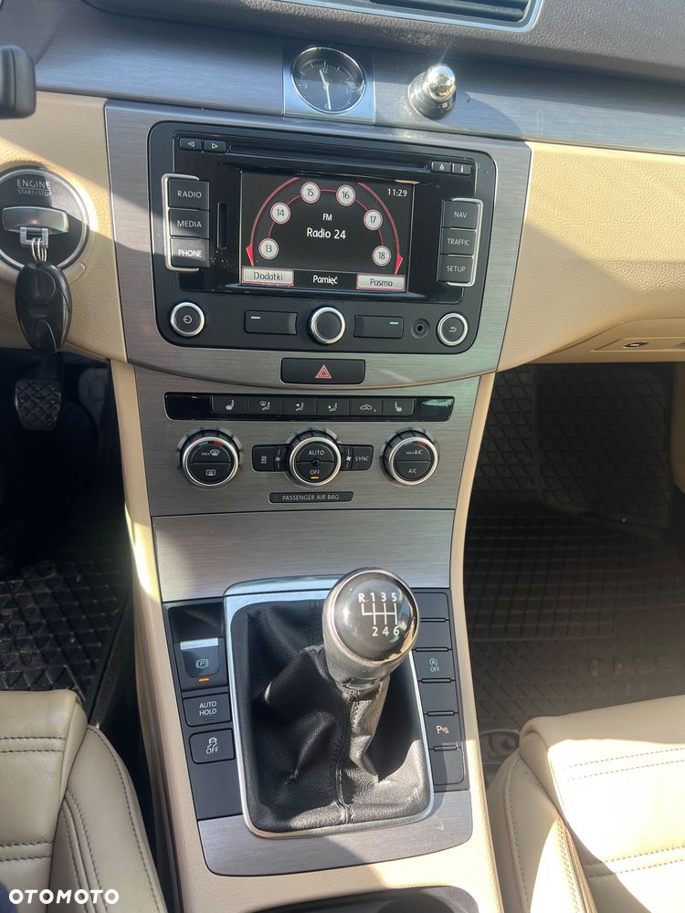 Volkswagen Passat 2.0 TDI BlueMotion Technology Highline - 27