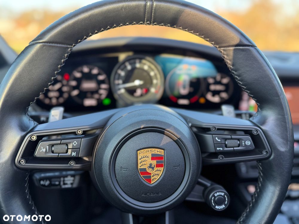 Porsche 911 Carrera 4S PDK - 19