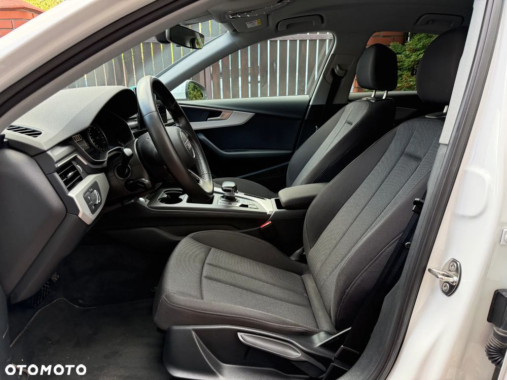 Audi A4 Limousine - 8
