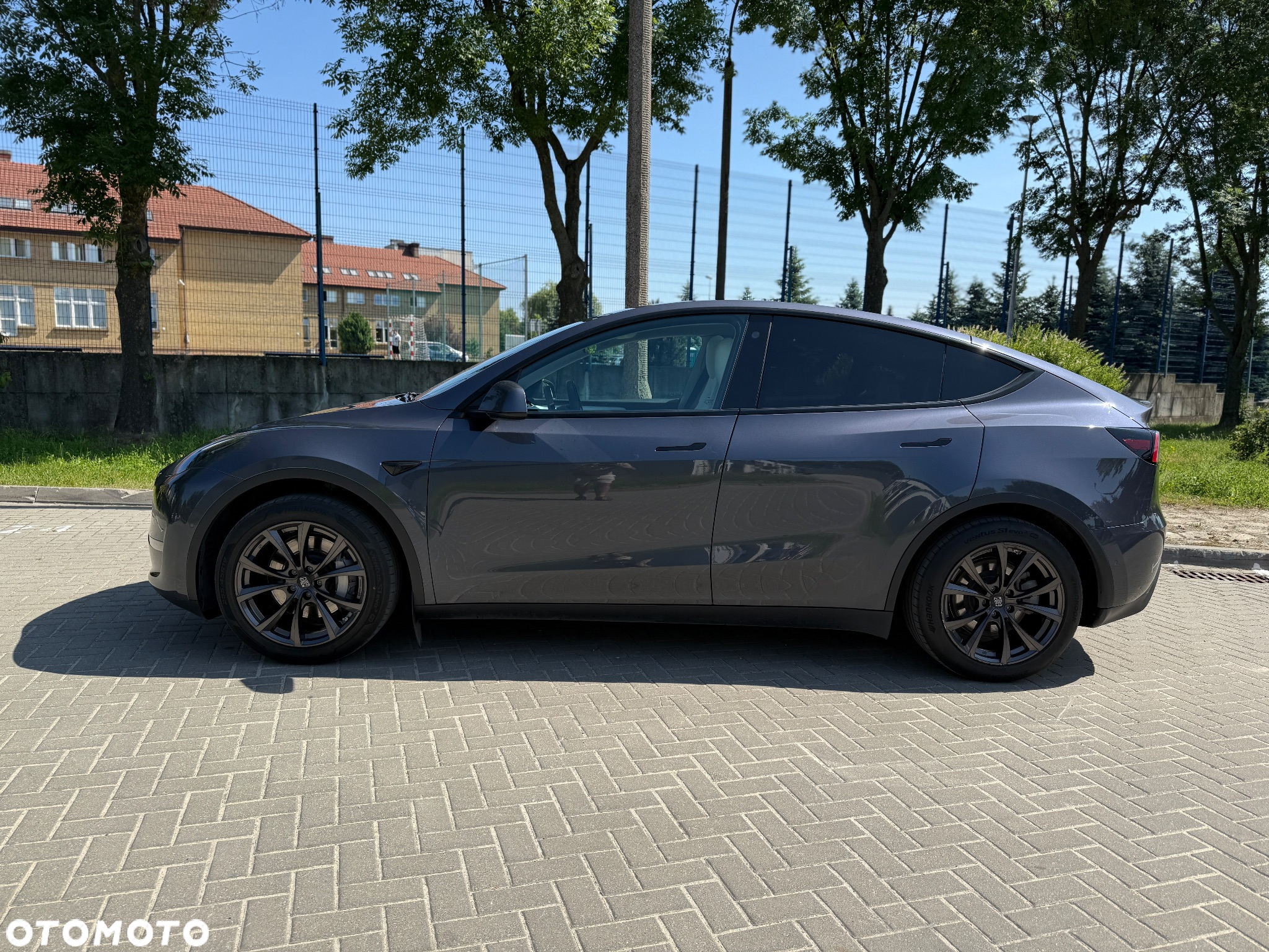 Tesla Y Long Range AWD - 3