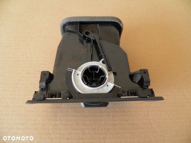 KRATKA NAWIEWU PRAWA VW GOLF VII 5G1819704 5G1819248 - 5