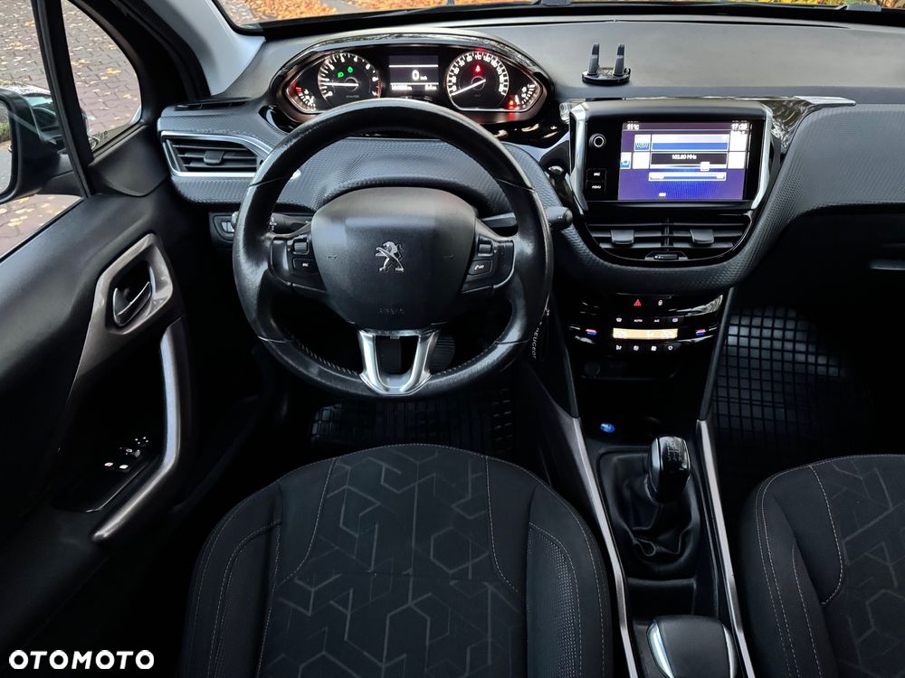 Peugeot 2008 1.2 Pure Tech Style EU6 - 16