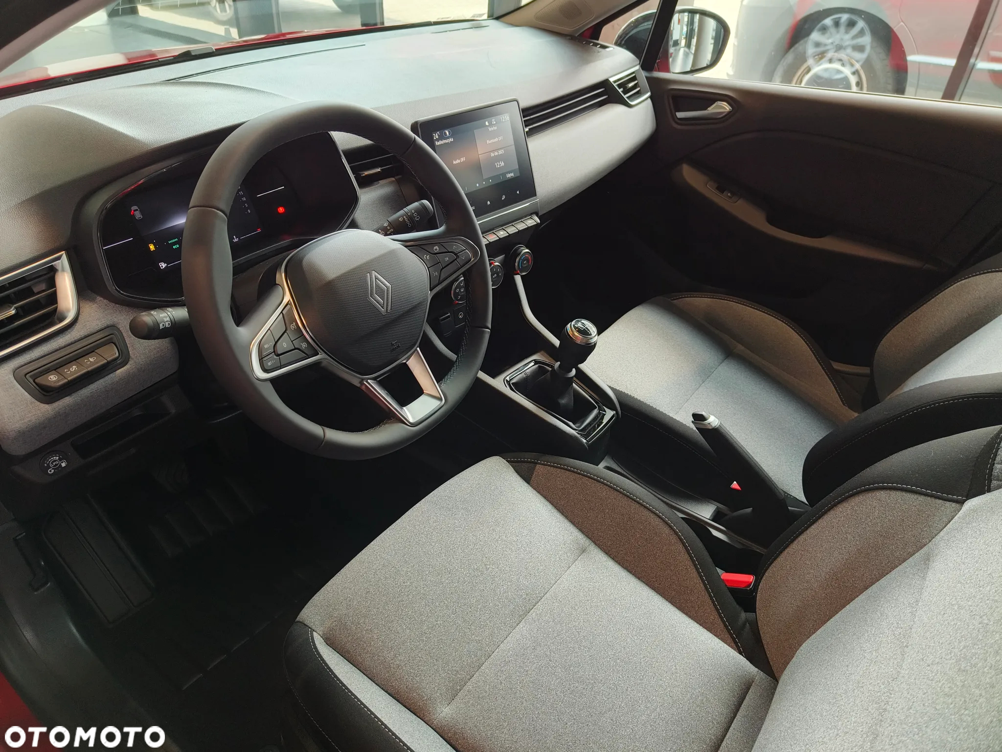 Renault Clio - 10