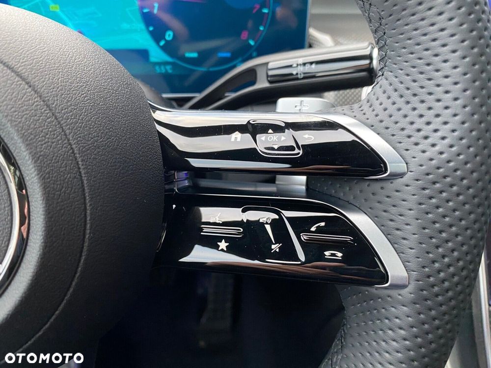 Mercedes-Benz GLC - 12