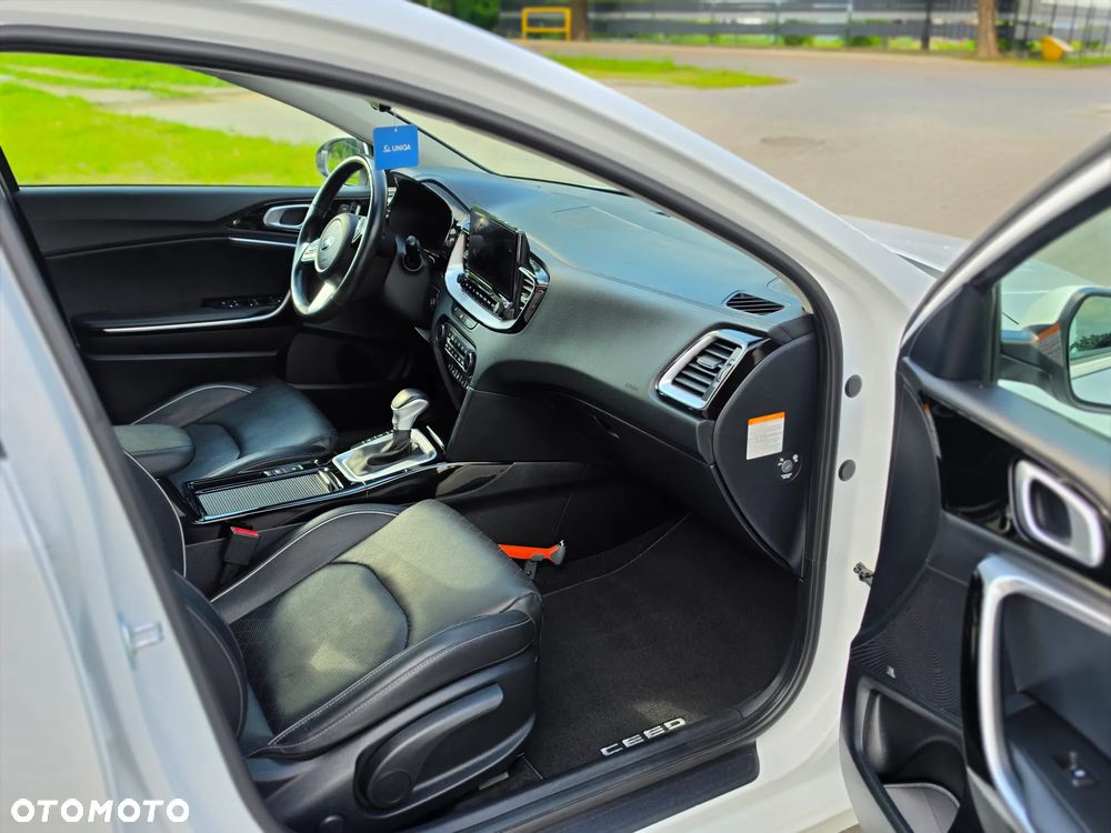 Kia Ceed 1.5 T-GDI DCT7 OPF (48V Mild Hybrid) Platinum Edition - 15