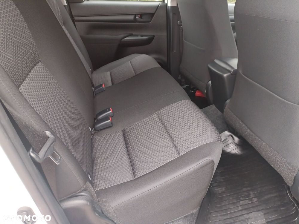 Toyota Hilux 2.4 D-4D Double Cab DLX 4x4 - 12