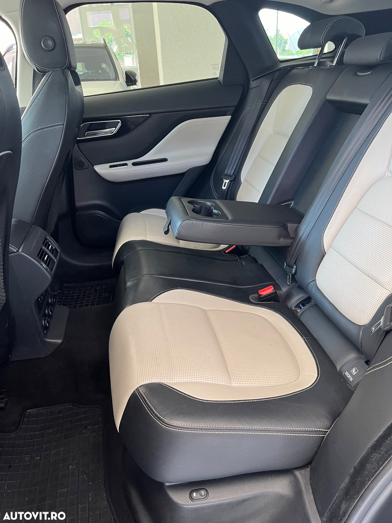 Jaguar F-Pace 20d AWD R-Sport - 8