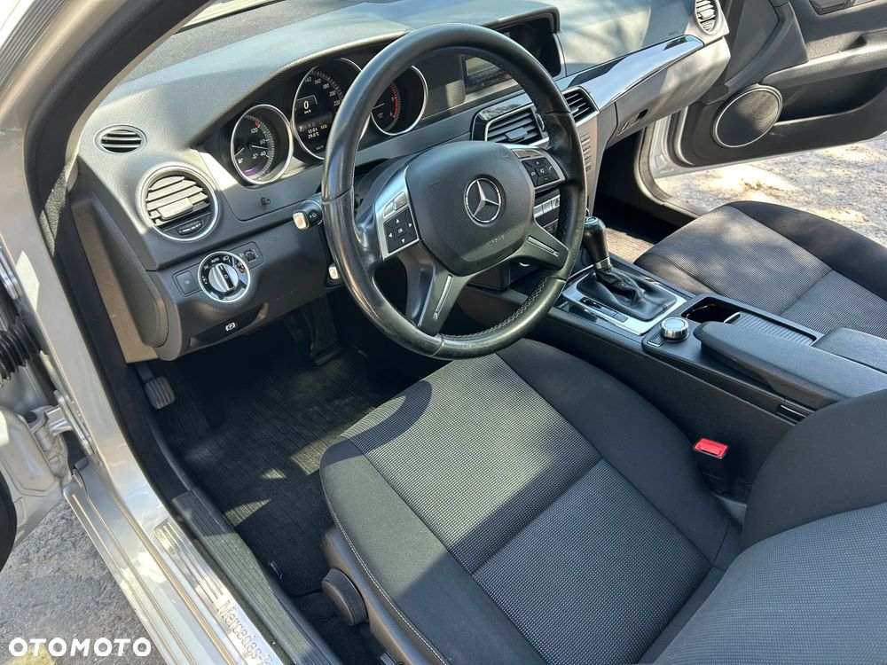 Mercedes-Benz Klasa C 200 CDI DPF Automatik BlueEFFICIENCY - 22