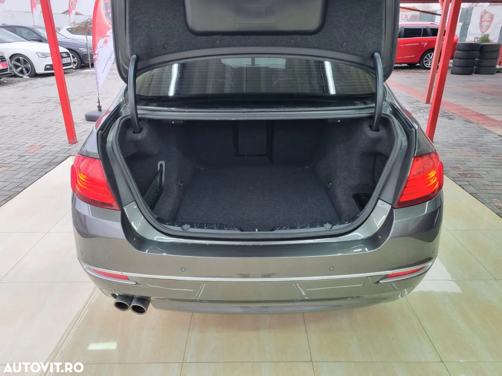 BMW Seria 5 520d xDrive - 38