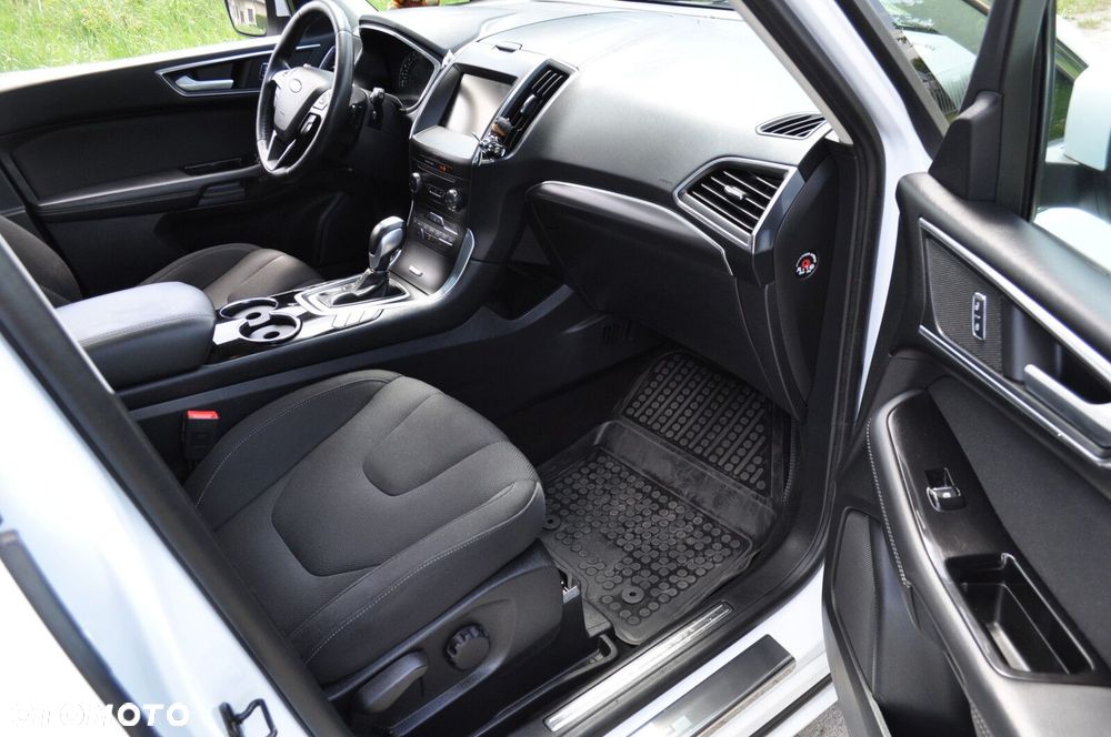 Ford S-Max - 11