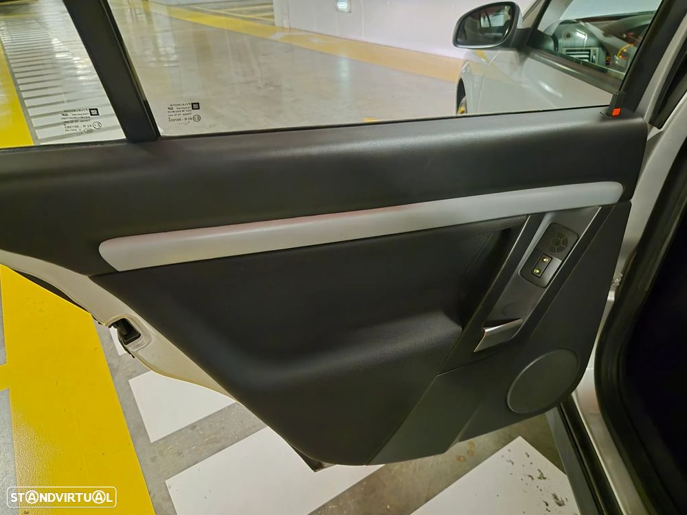 Opel Vectra 1.9 CDTi Elegance - 24