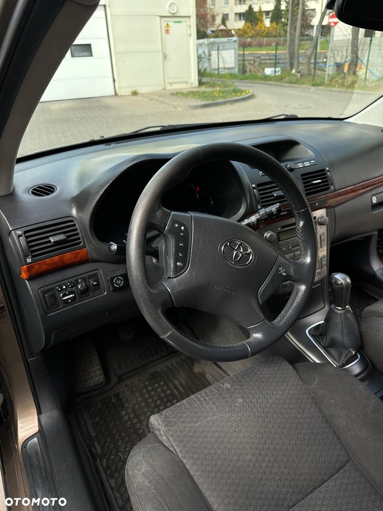 Toyota Avensis 2.0 VVT-i Sol - 18