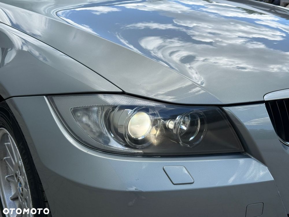 BMW Seria 3 318i - 27