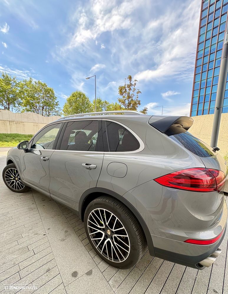 Porsche Cayenne S - 6